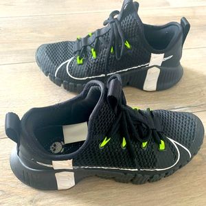 Black Nike Metcon 3 unisex (womens size 7.5, mens size 6)